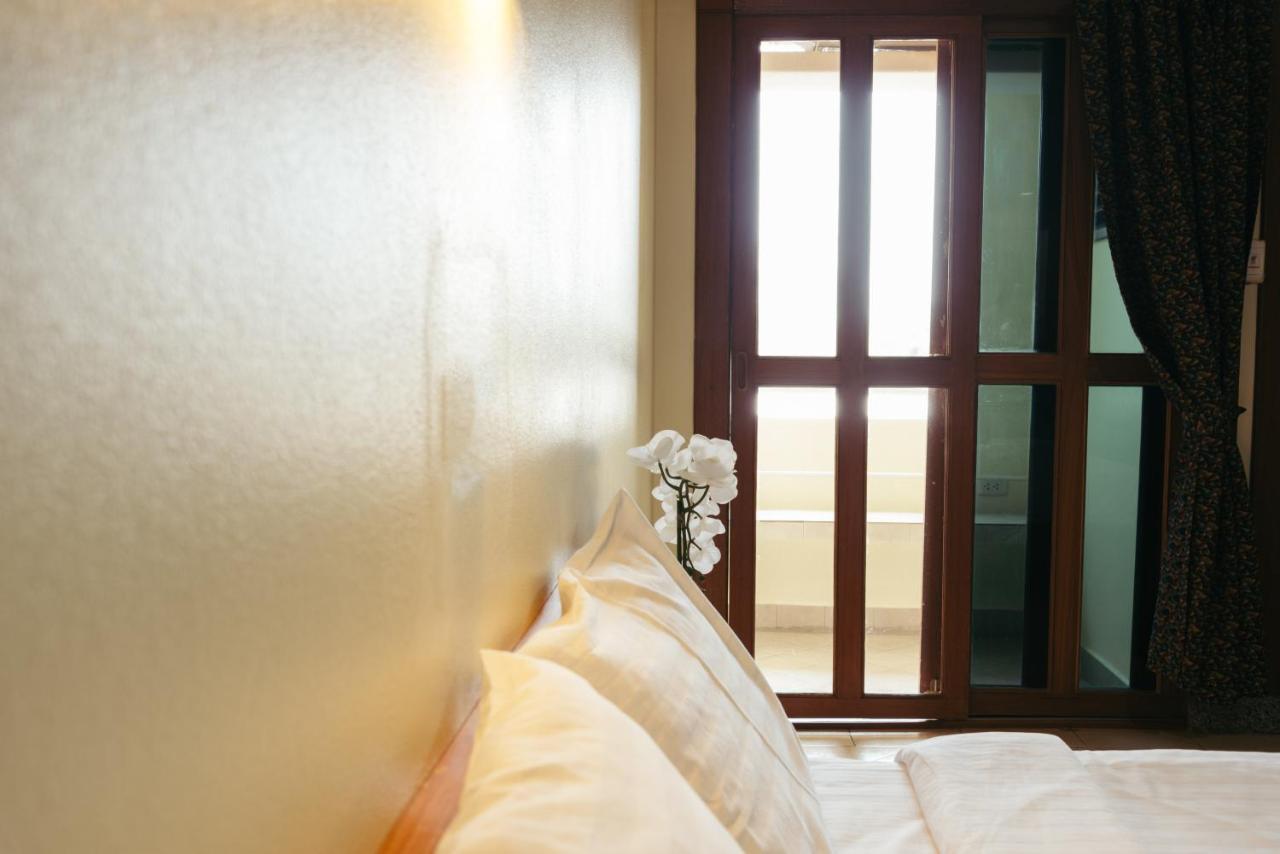 Hotel Link Mansion à Chiang Mai Extérieur photo